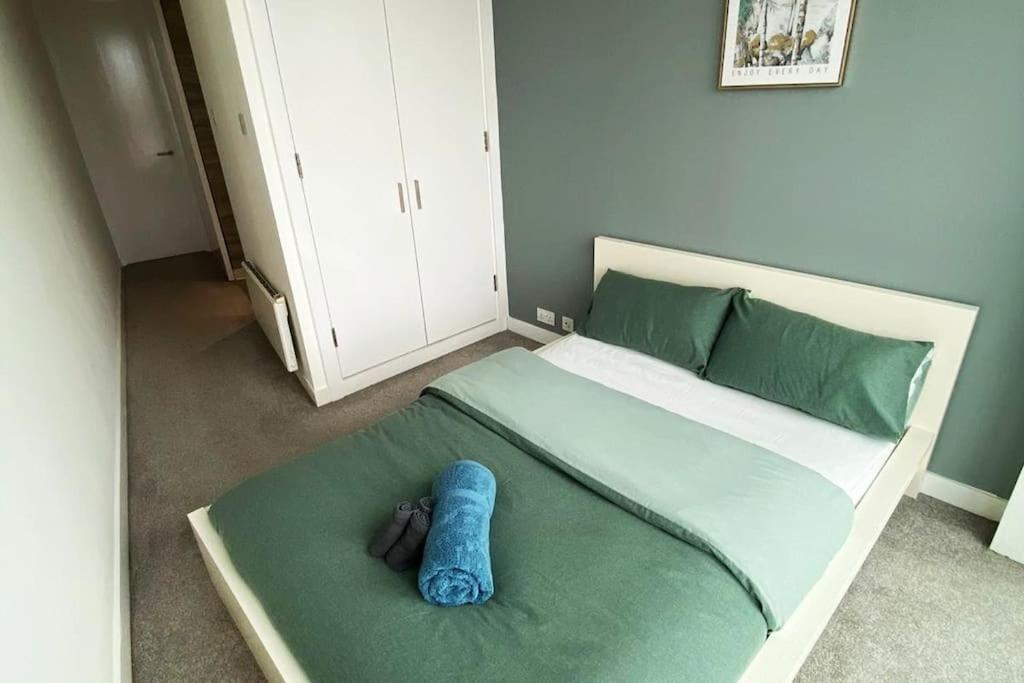 Centre, 2-bedroom Apartment, *