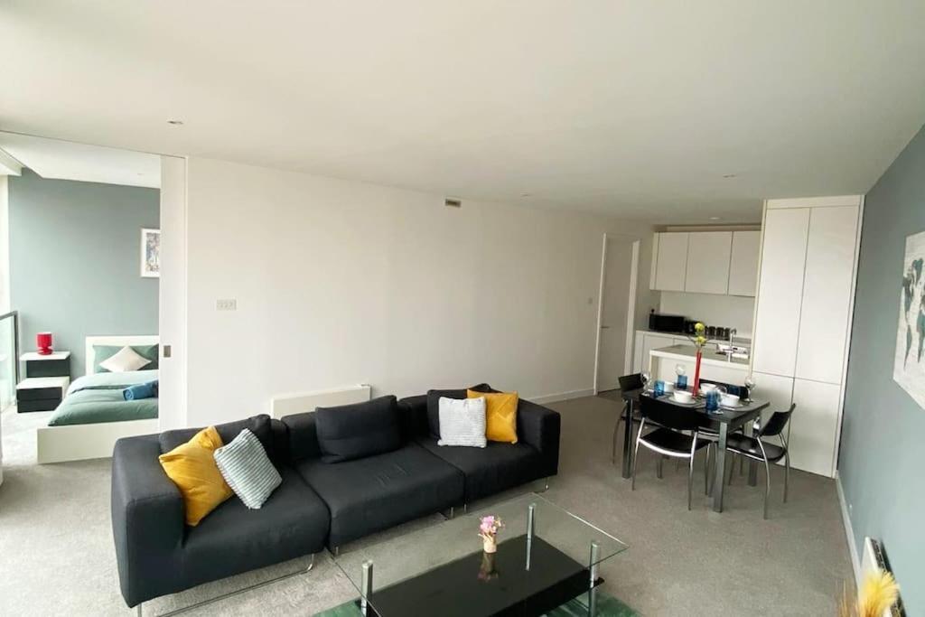 Centre, 2-bedroom Apartment, *