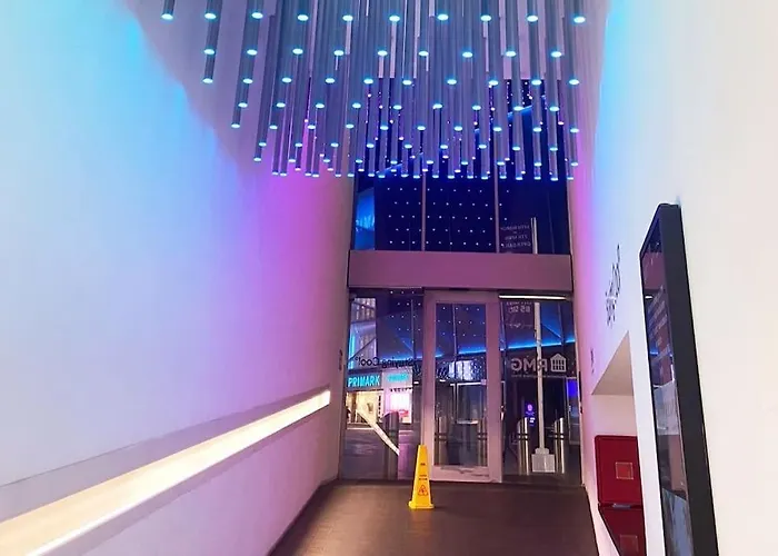 Birmingham City Centre, 2-Bedroom Apartment,