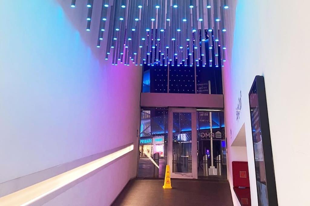 Centre, 2-bedroom Apartment, * Birmingham