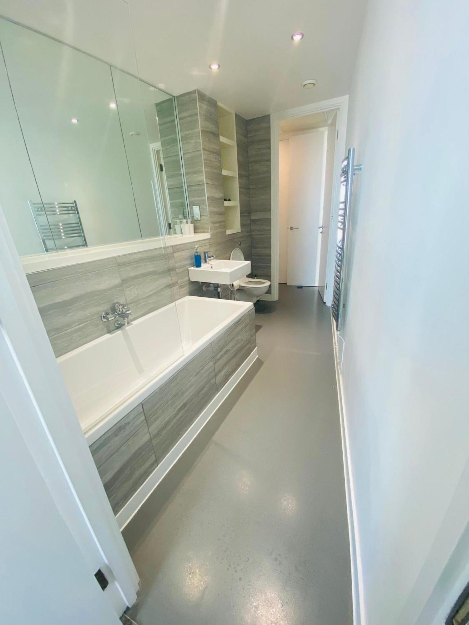 Centre, 2-bedroom Apartment, * Birmingham